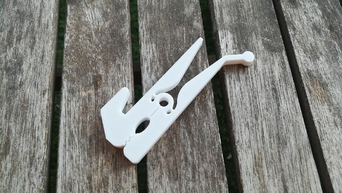 Pinca multiuso para camping