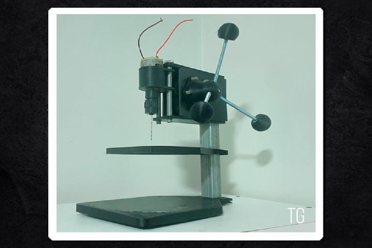 Furadeira de Bancada Caseira