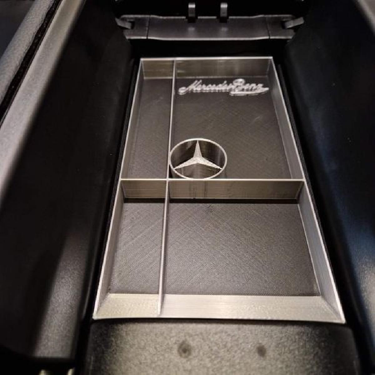 Porta objetos do apoio de braco central para Mercedes Classe C 2022.