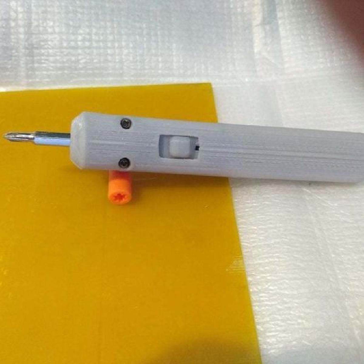 Chave de fenda eletrica sem fio.