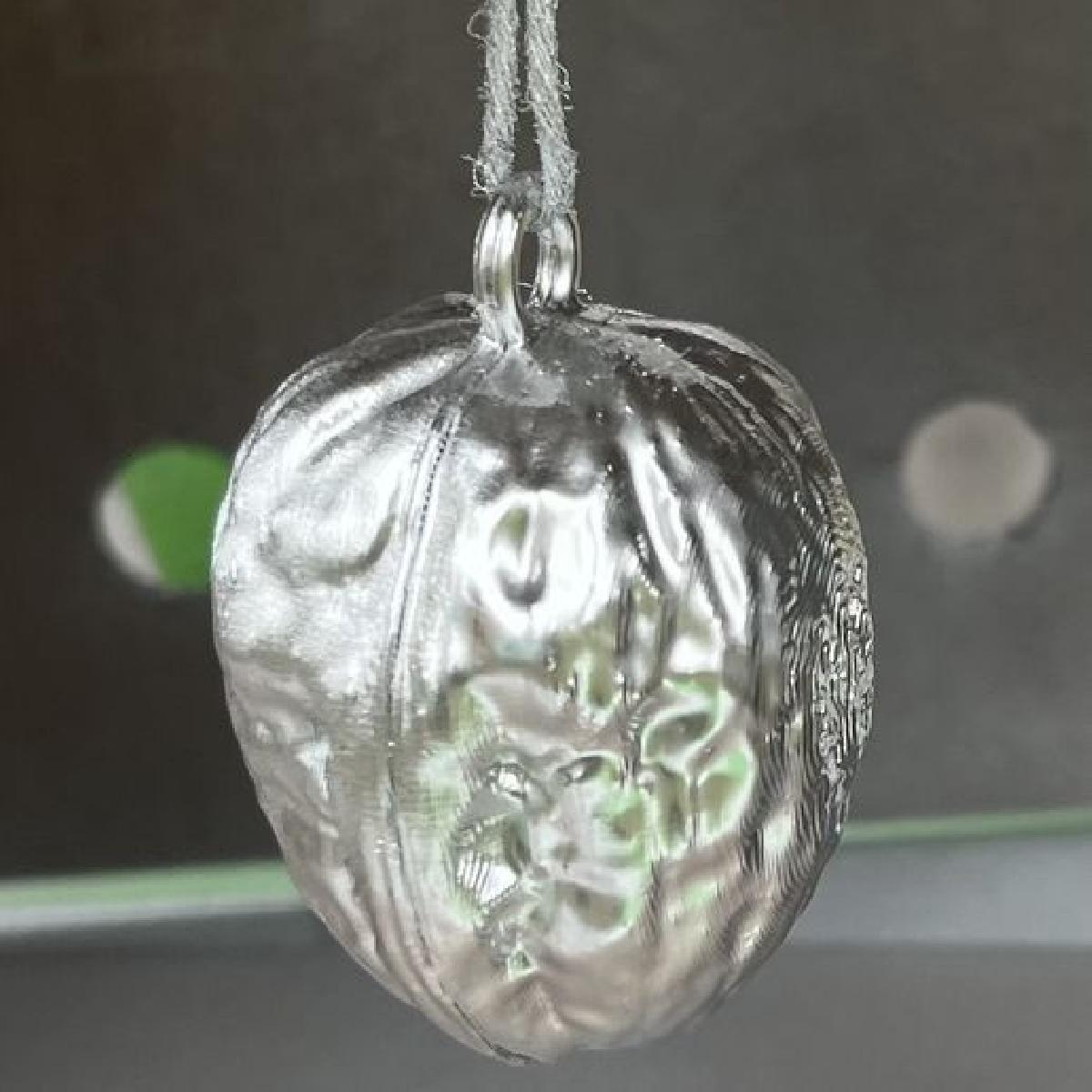 Decoracao de Natal em Noz Dourada