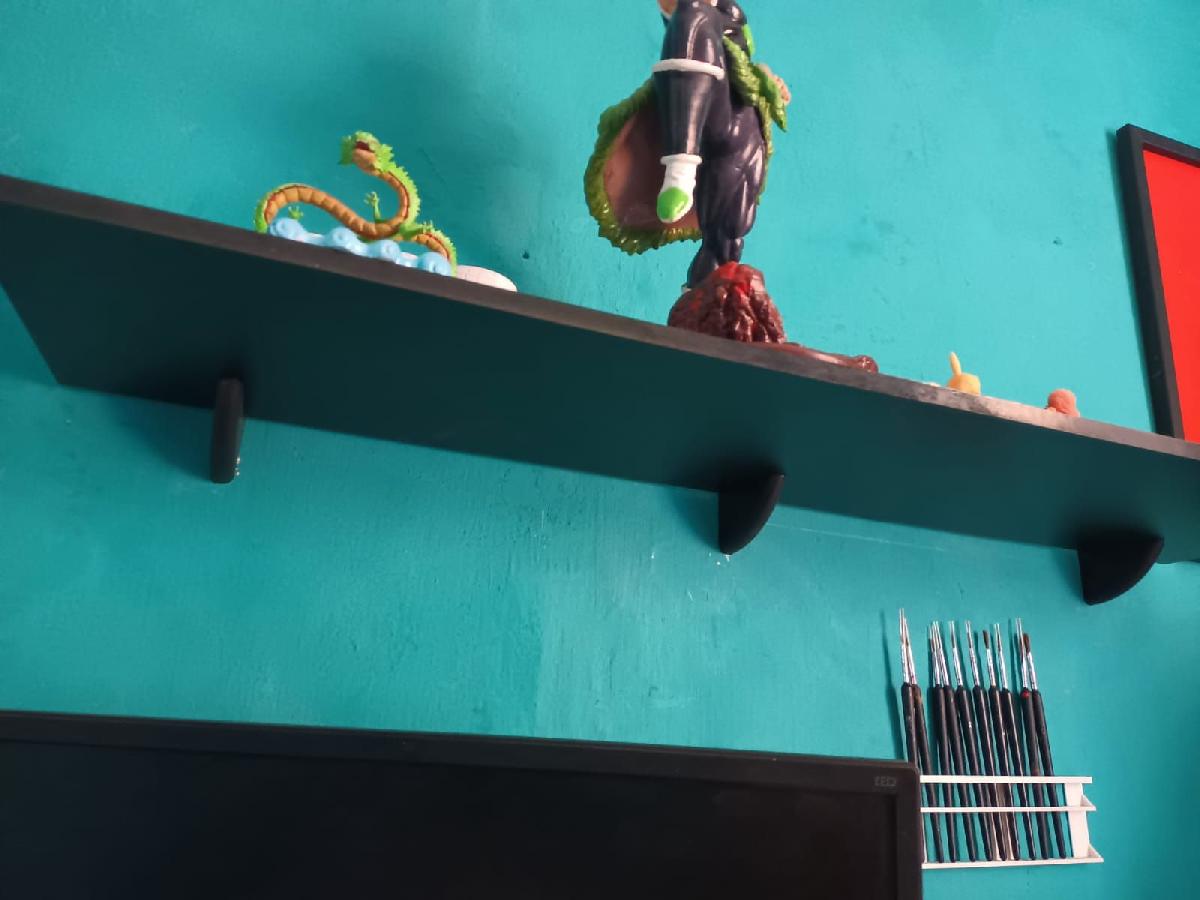 Shelf support for 1.5 cm thickness.