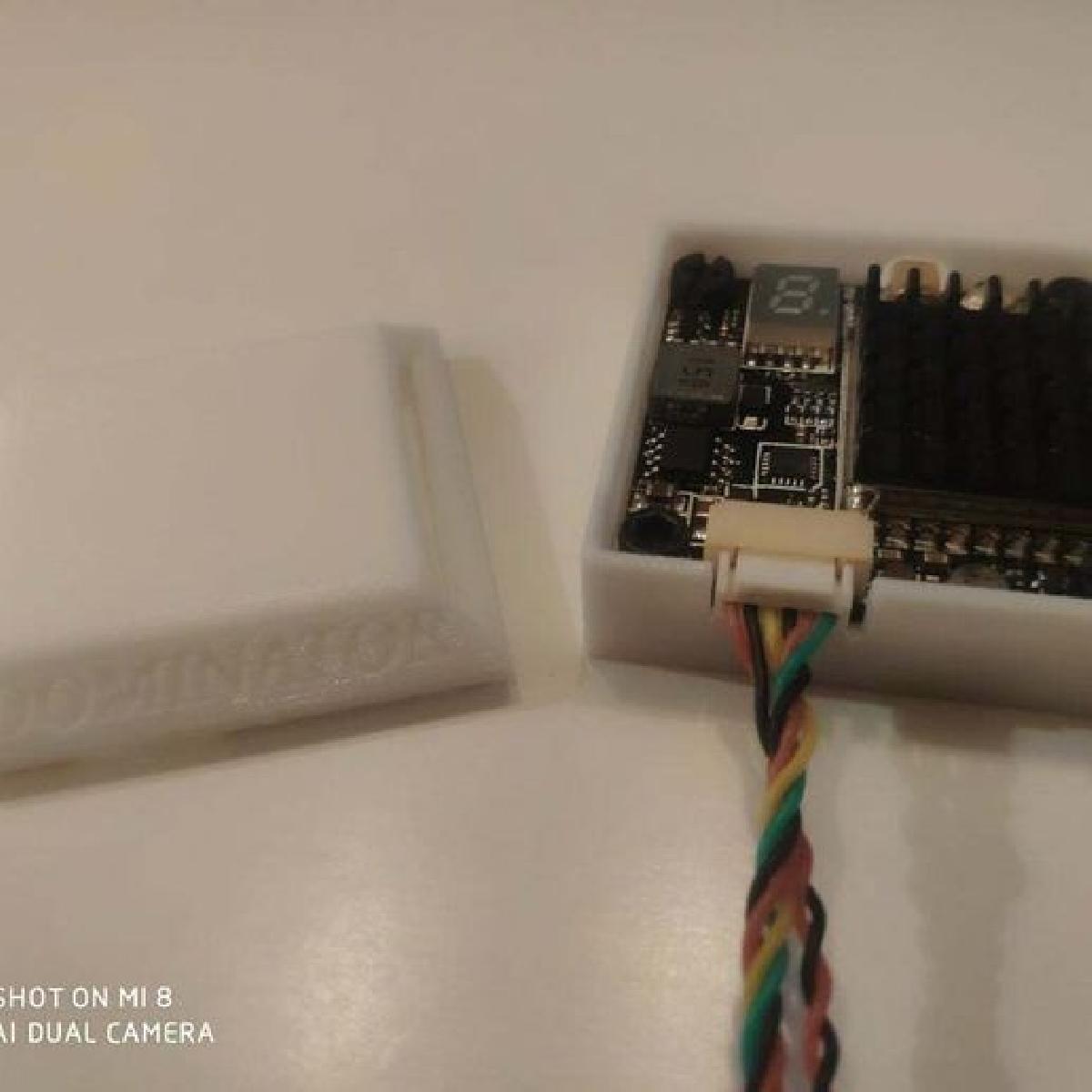 CAIXA DOMINATOR AKK FX2