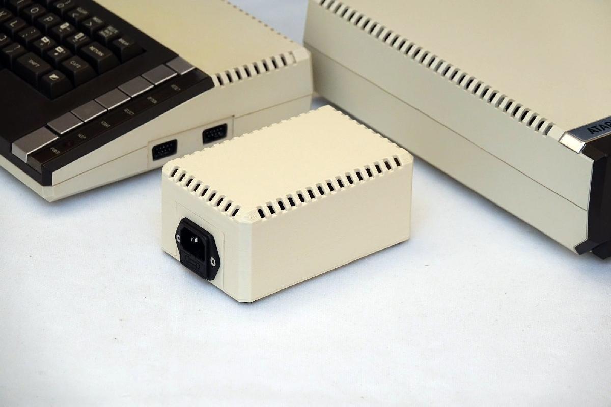 Gabinete da Fonte de Alimentacao do Atari 1050 (XF551)