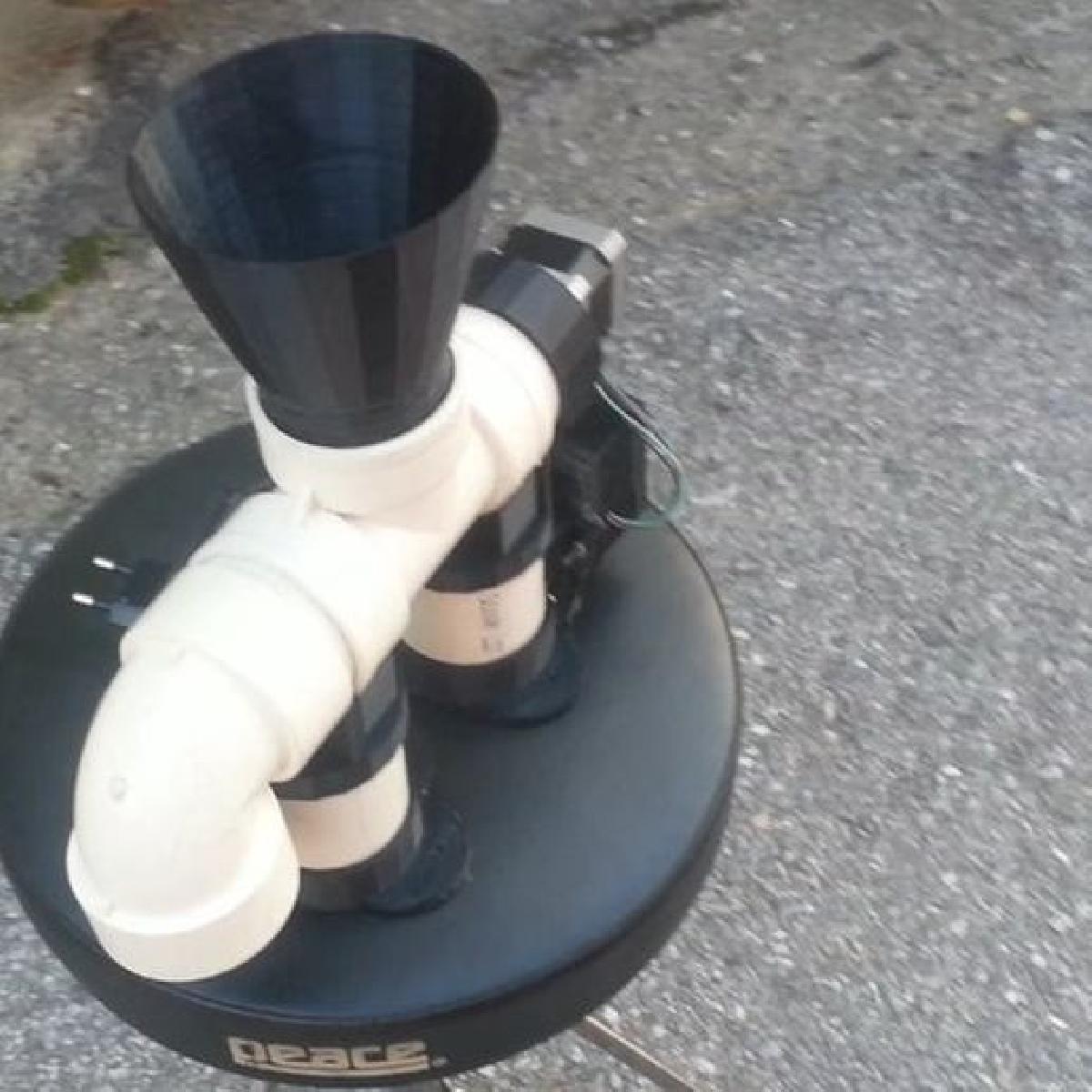 ALIMENTADOR AUTOMATICO PARA CAES FEITO DE CANO DE PVC