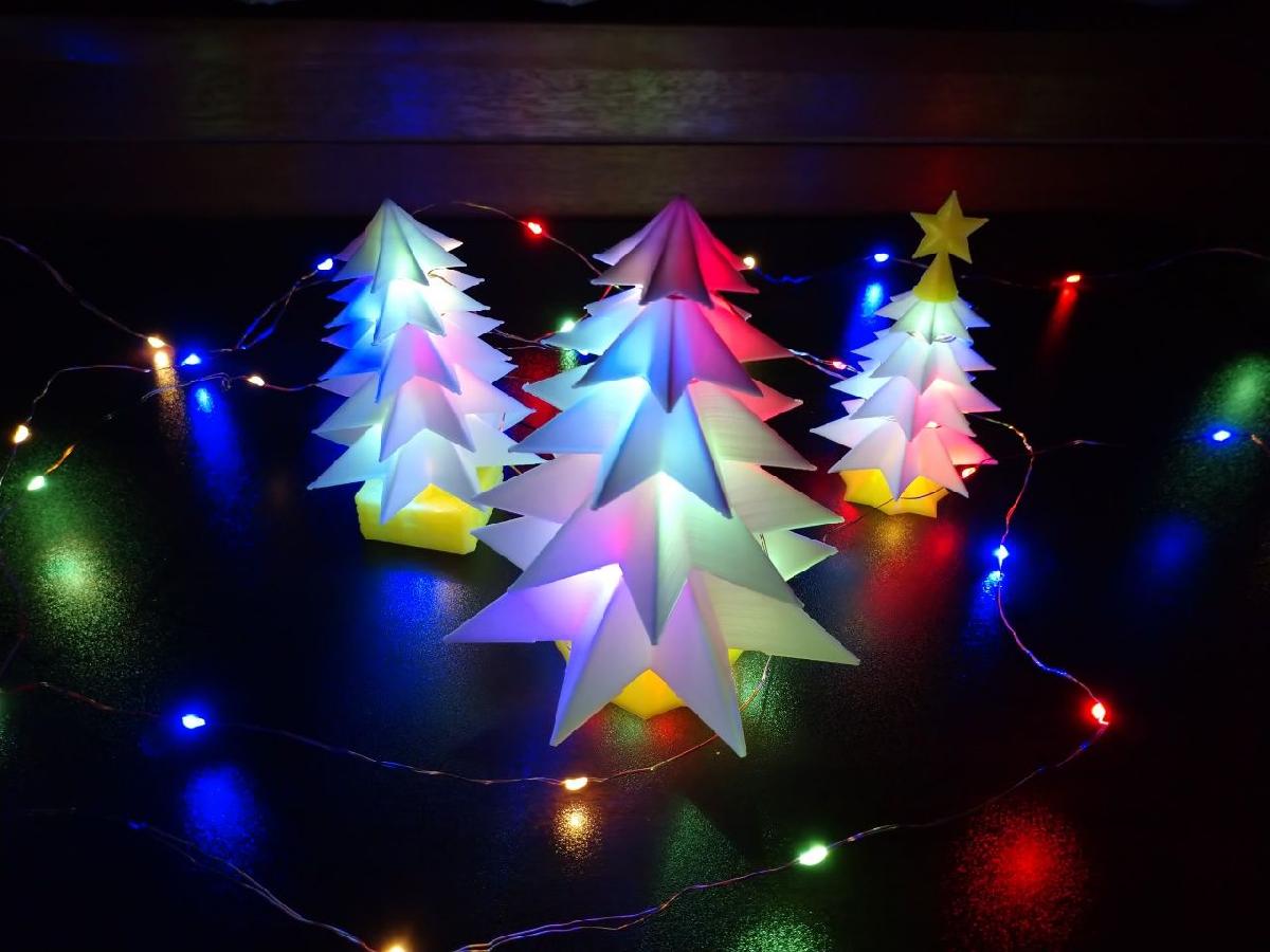 Empilhe quantos desejar para criar sua propria arvore de Natal de mesa.