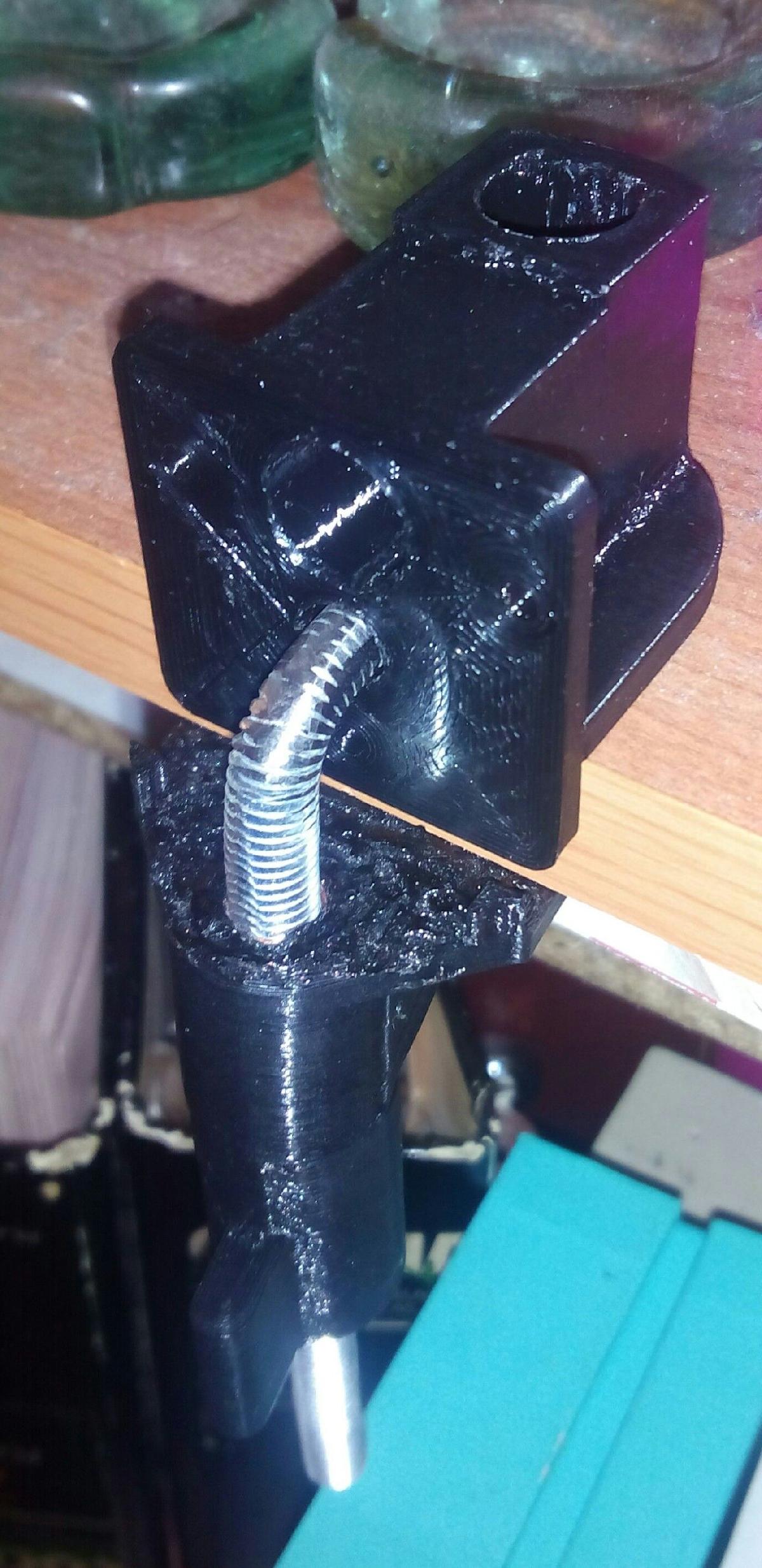 Suporte para parafuso da lampada (ou outros dispositivos).