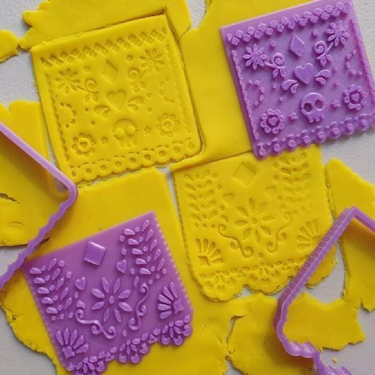 CONJUNTO DE 2 CORTADORES DE PAPEL / CORTADOR DE BISCOITOS MEXICANO