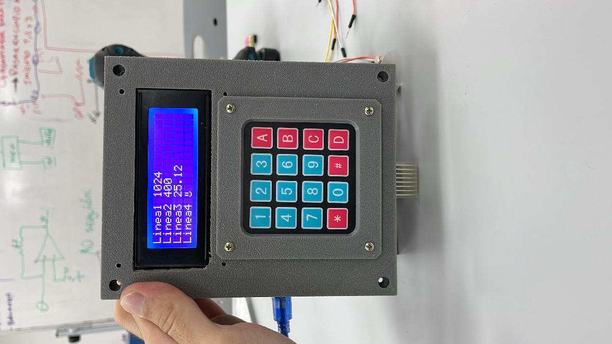 Caixa Arduino com LCD 20x4 e Teclado 4x4
