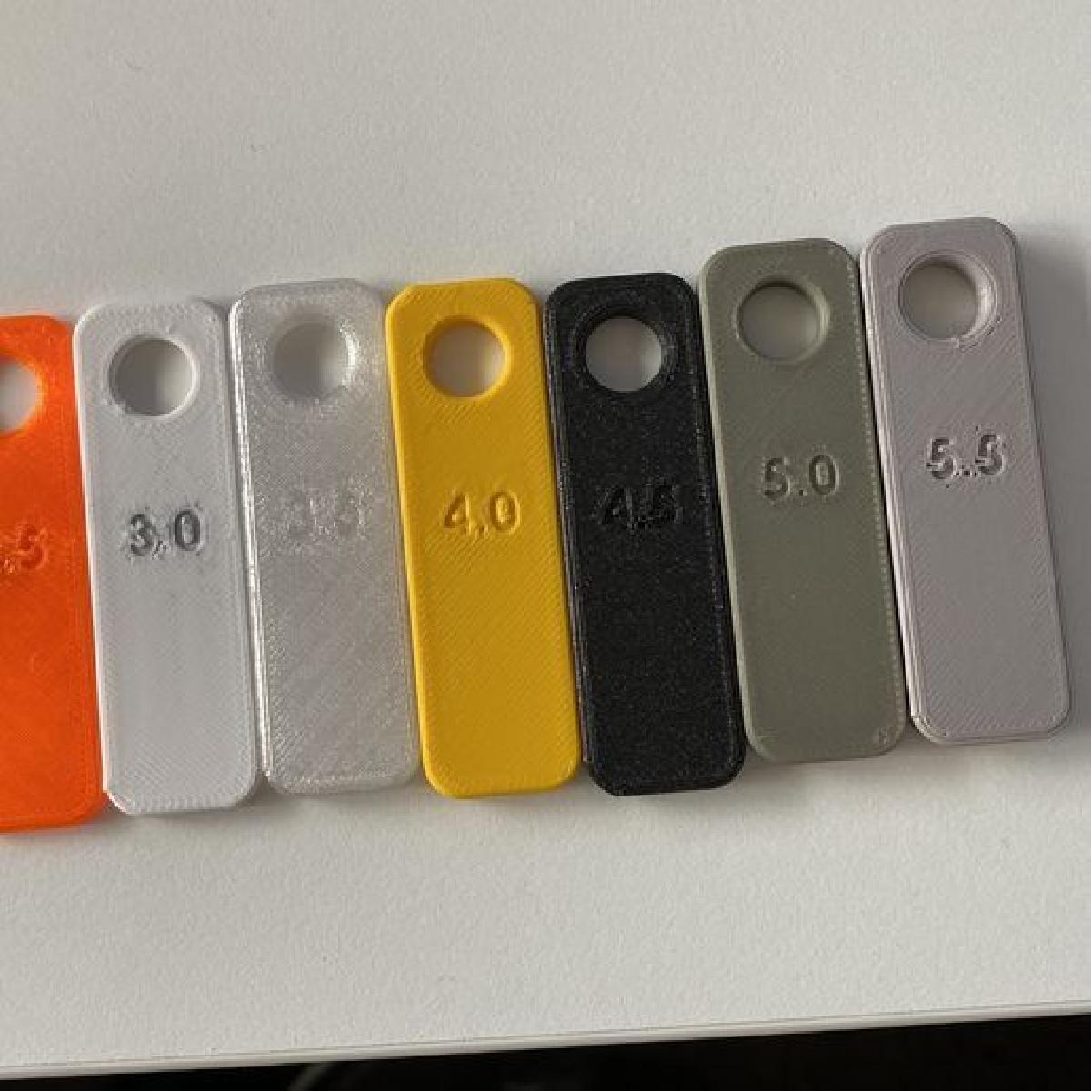 Calibrador de folga para ajuste de paineis de carroceria