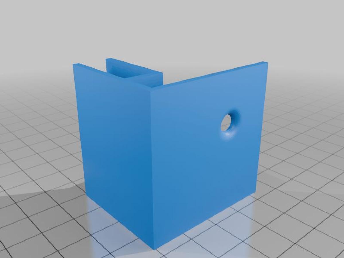 Esquinero para policarbonato de 8 mm.