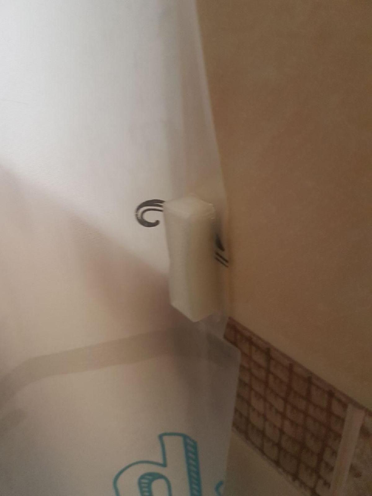 Ima para cortina de banheiro