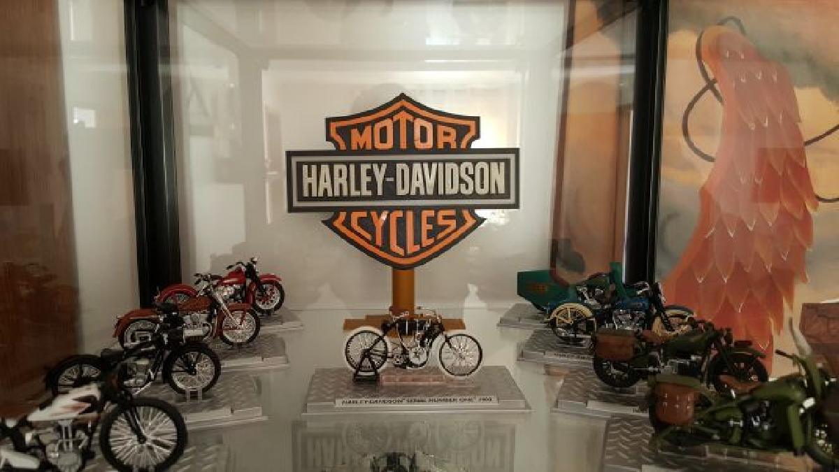 Barra de suporte e escudo Harley