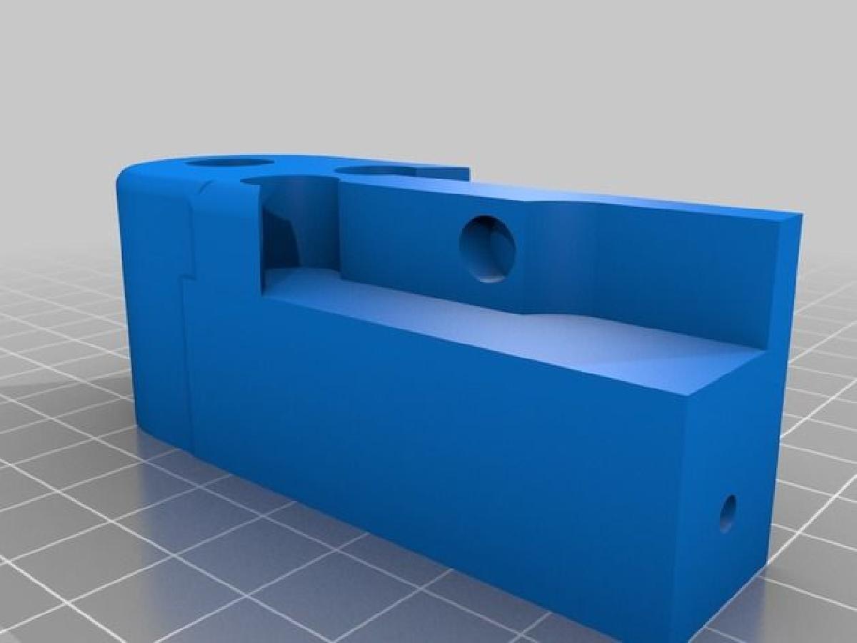 Rover sobre trilhos acionado por servo com suspensoes (cintes autorregulaveis).