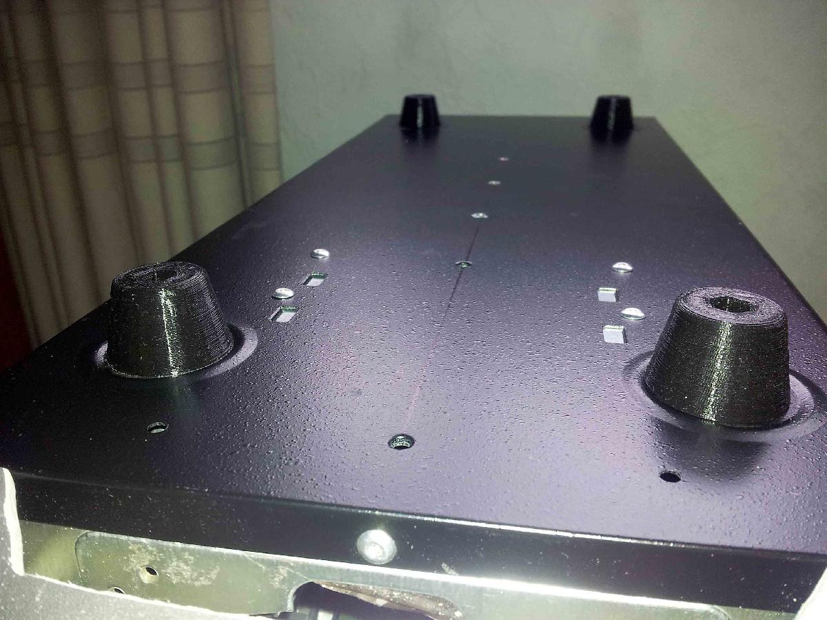 Pata para caixa de gabinete de computador.