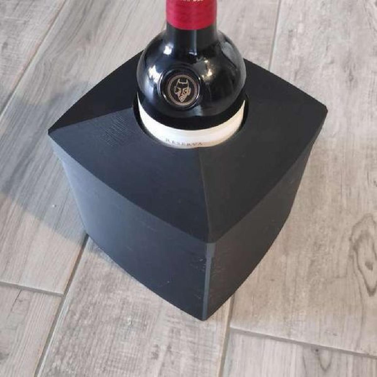 Refrigerador de vinho para embalagem de resfriamento padrao / Refrigerador de vinho para embalagens de resfriamento padrao.