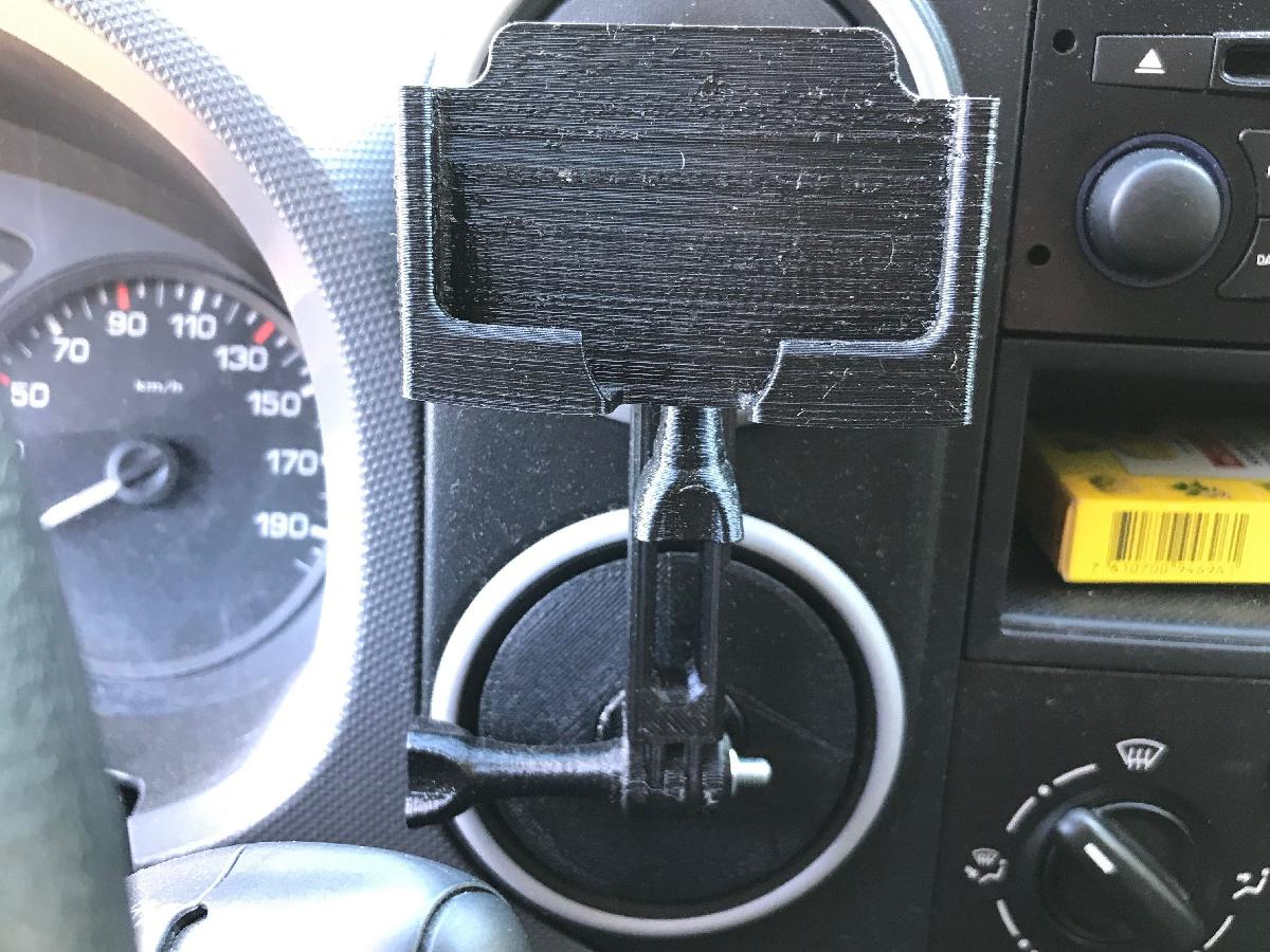 Suporte para iPhone 7 para Citroen Berlingo II (B9) e Peugeot Partner.