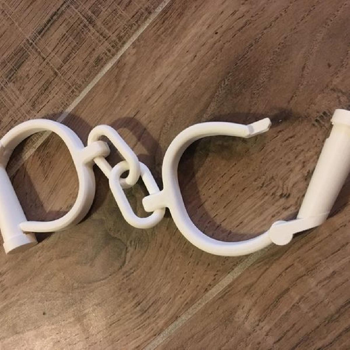 Grilhoes Darby | Realista