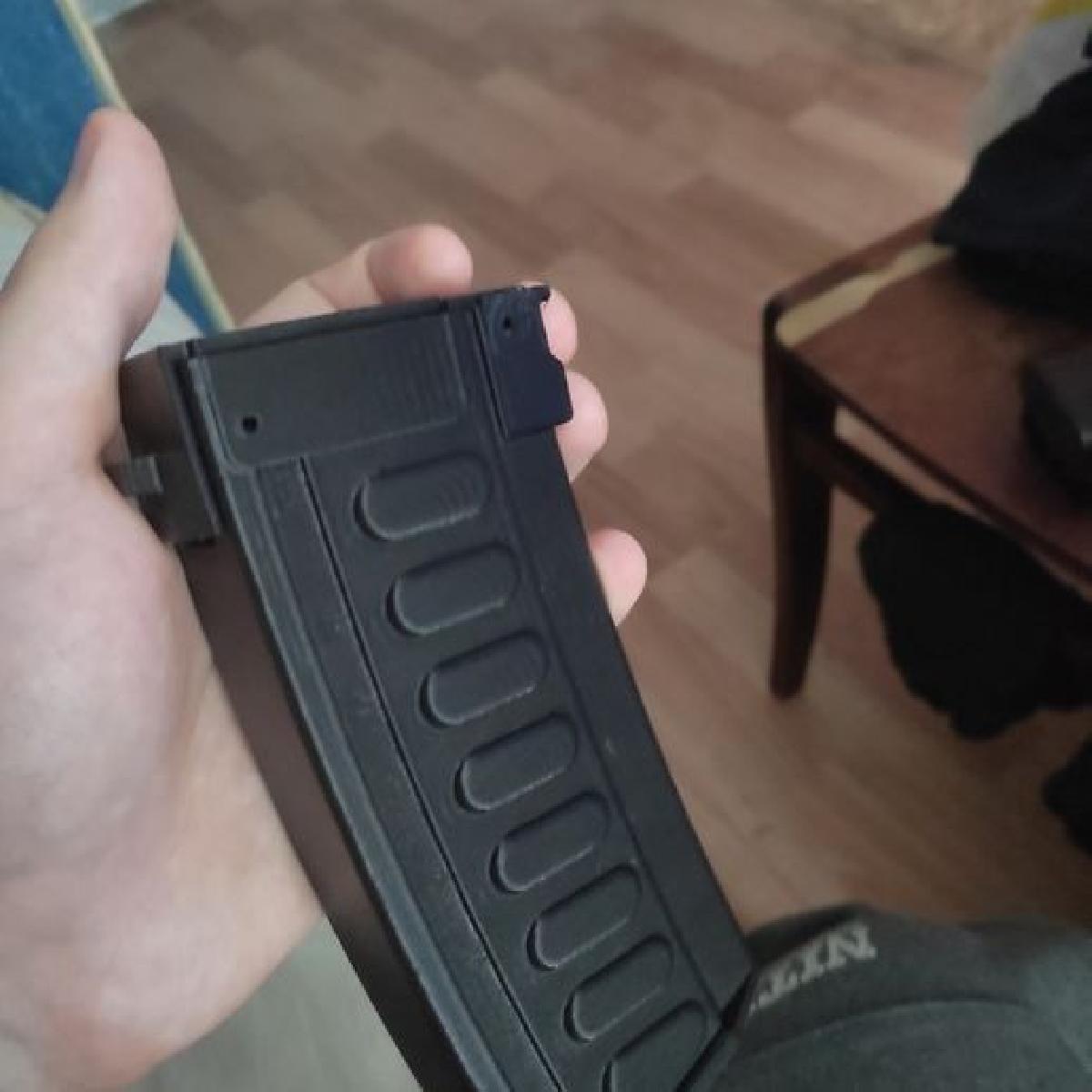 Carregador de airsoft para OTs 14 Groza e OTs 12 Tiss baseado em CYMA AK