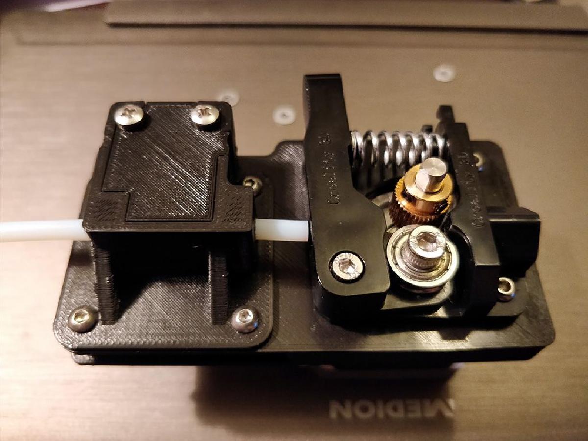 Placa de realocacao do extrusor CR 10S e suporte do sensor de filamento.