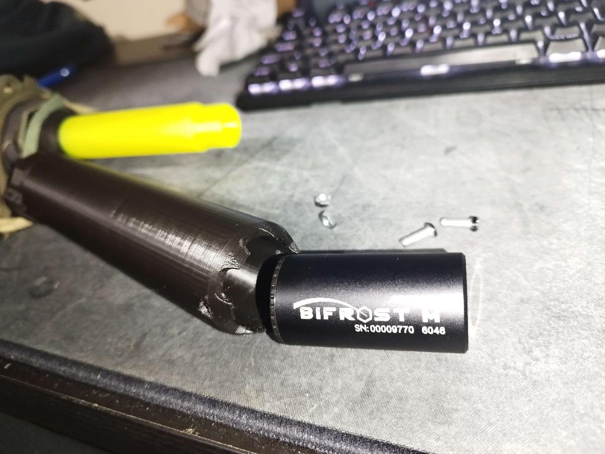 Silenciador de 10 cm amarelo com tracer.