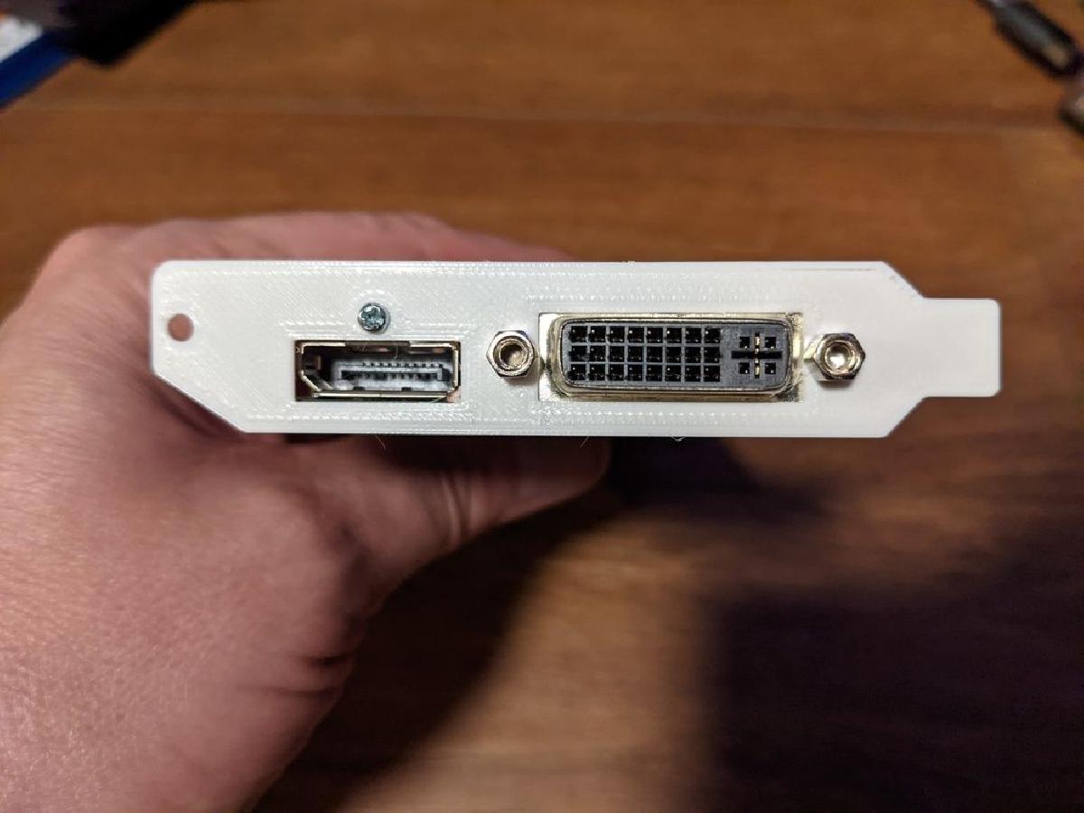 Suporte PCI QNAP TS 563 para placa de video AMD R7 250 PCIe