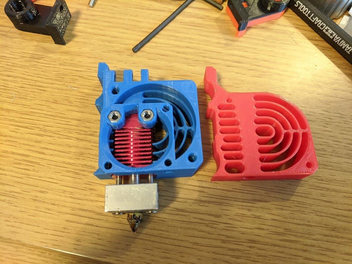 Menos clone de dissipador de calor proprietario da Prusa Mini.