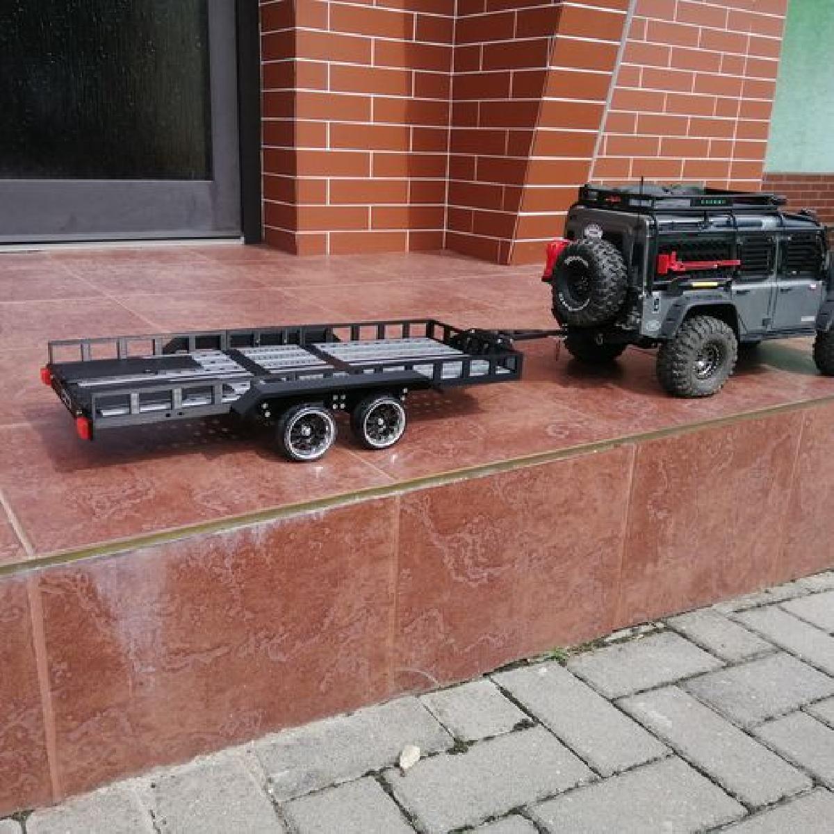 Trailer RC na estrada ou escavadeira