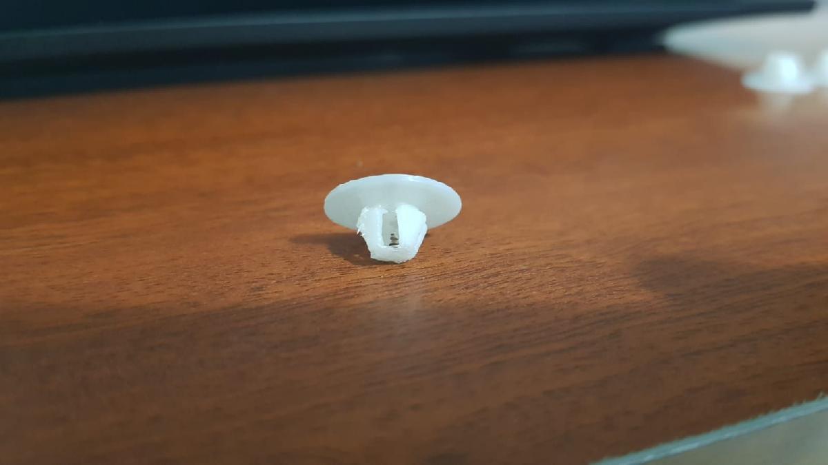 Tampao grampo carro furgao VW T5