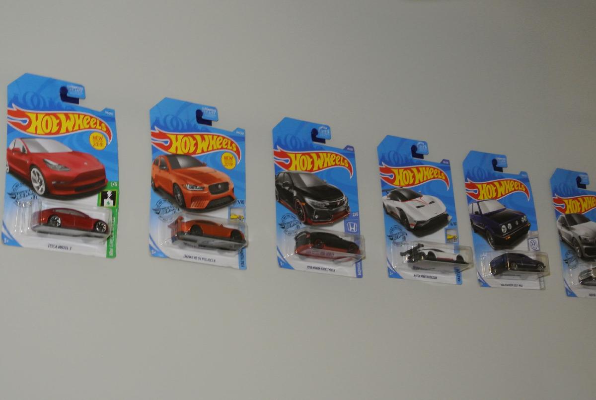 Suporte de parede para Hot Wheels (para tiras Command pequenas)