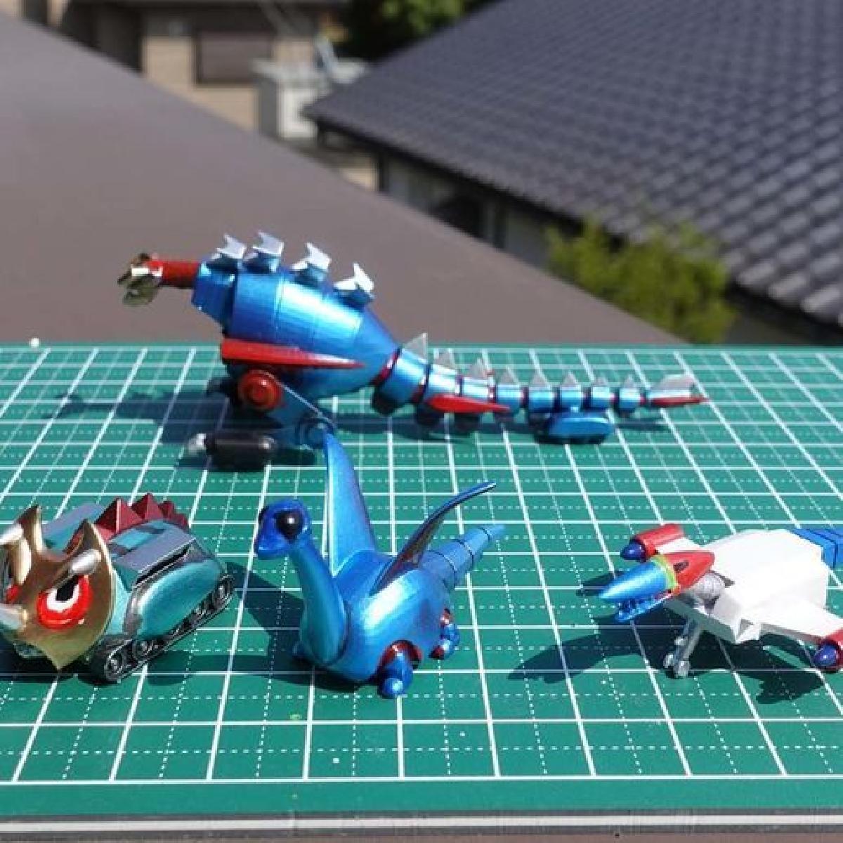 Tres robos dinossauros