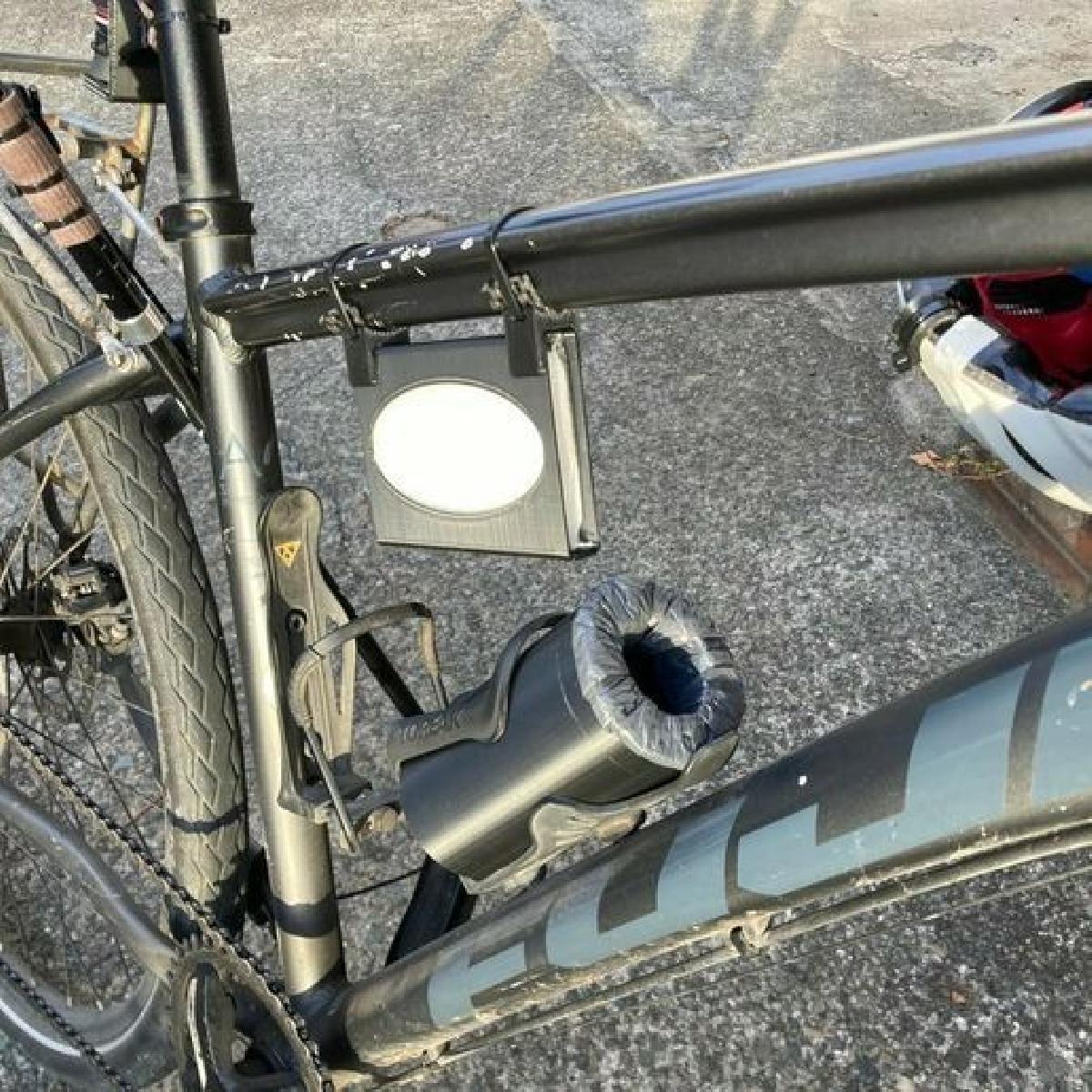 自転車用 ポケットティッシュホルダー / Suporte de tecido de bolso para bicicleta