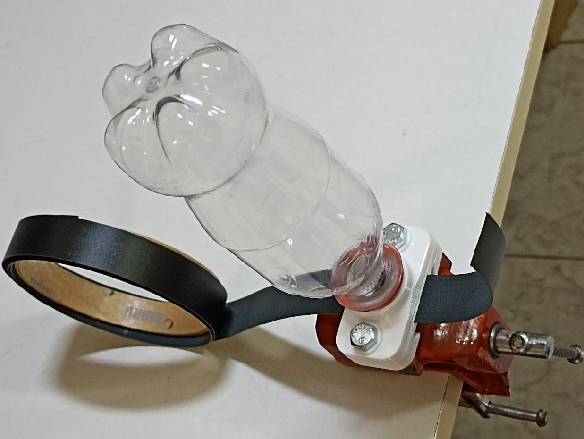 Aplicador de adesivo para fita de borda