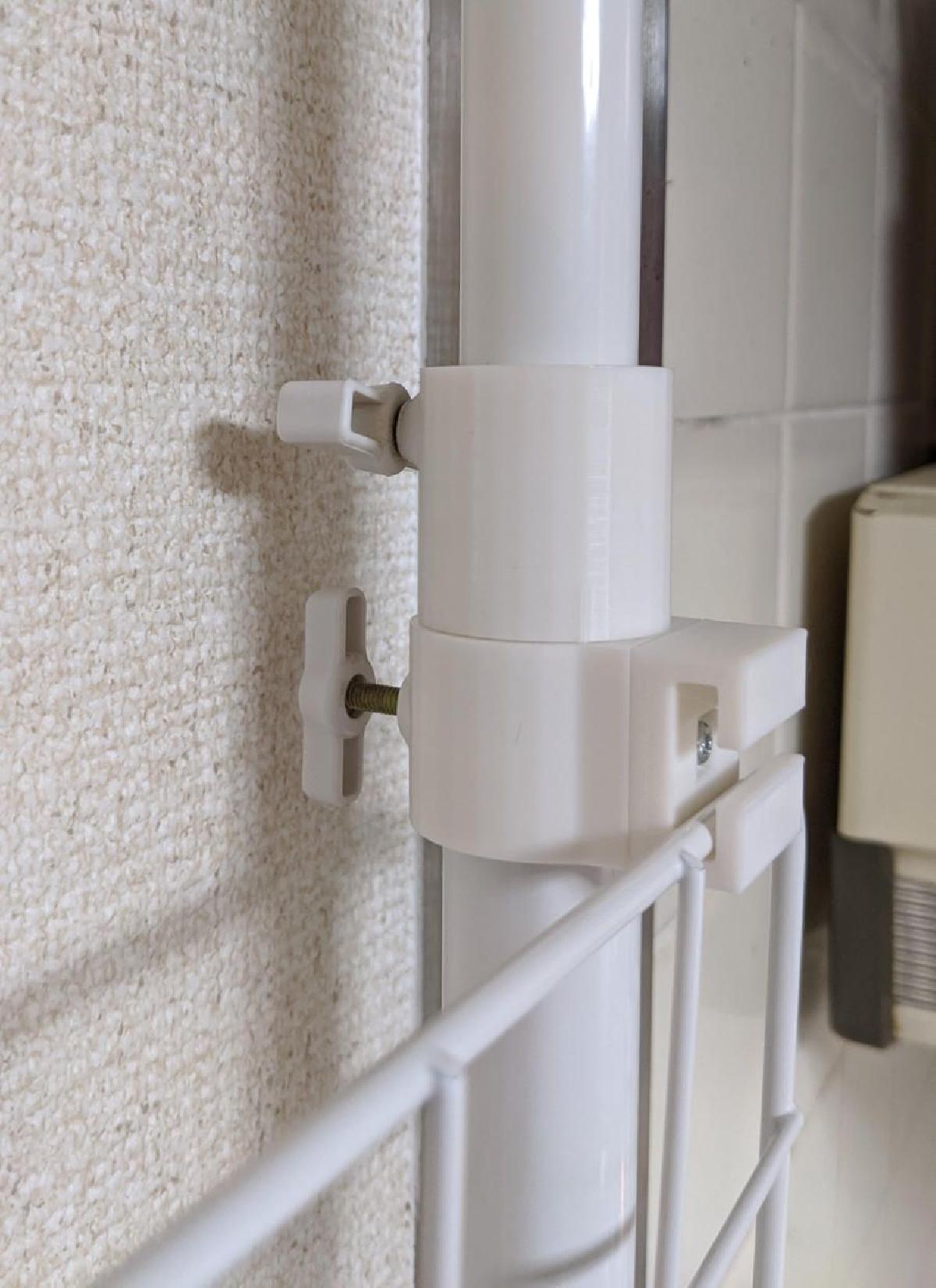 Suportes "Multinet" gratuitos para racks de parede de postes independentes ou algo assim.