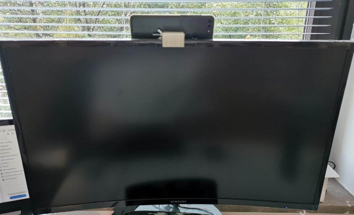 suporte de telefone no monitor (usar telefone como webcam)