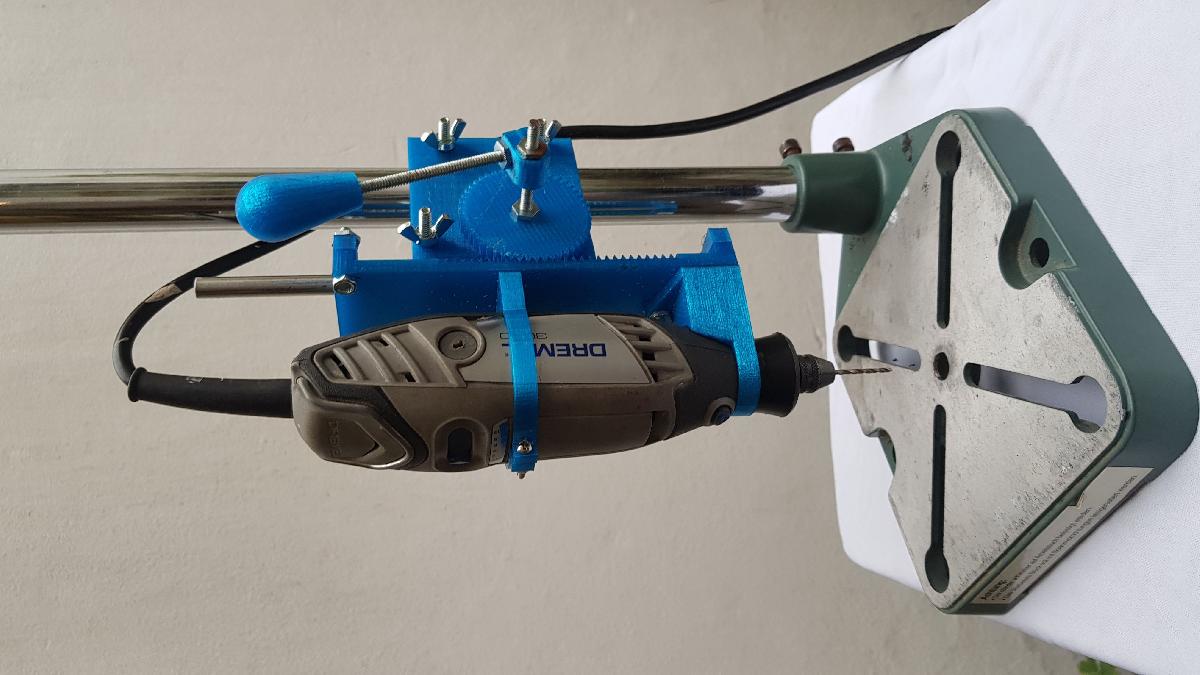 Furadeira de coluna Dremel