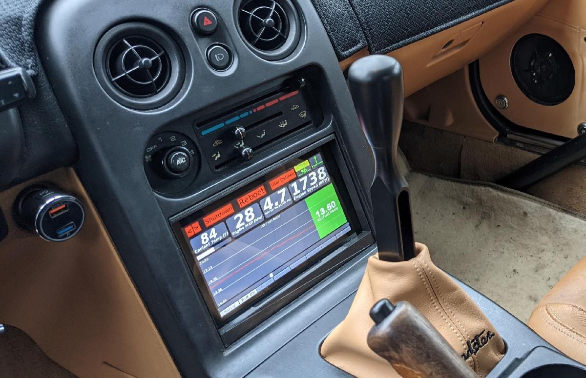 Suporte Double Din PiDash NA Miata para Raspberry Pi com Tela Sensivel ao Toque Oficial de 7"