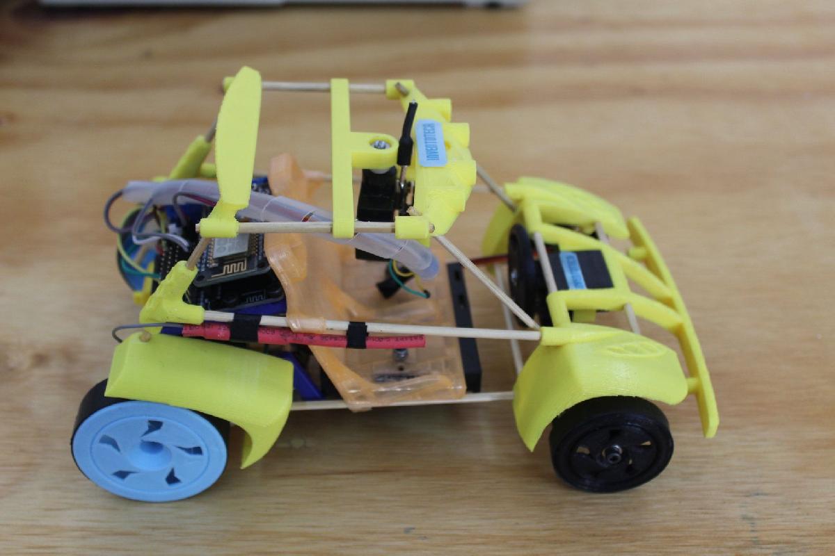 Carro de brinquedo autonomo e carro FPV