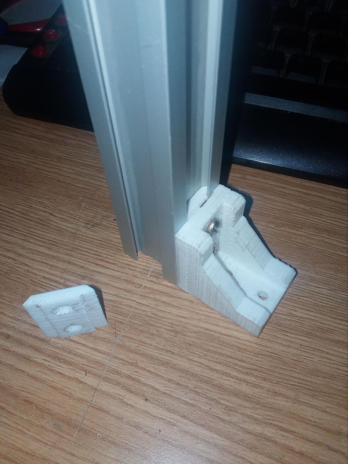 Suporte para trilho ou perfil quadrado de aluminio.