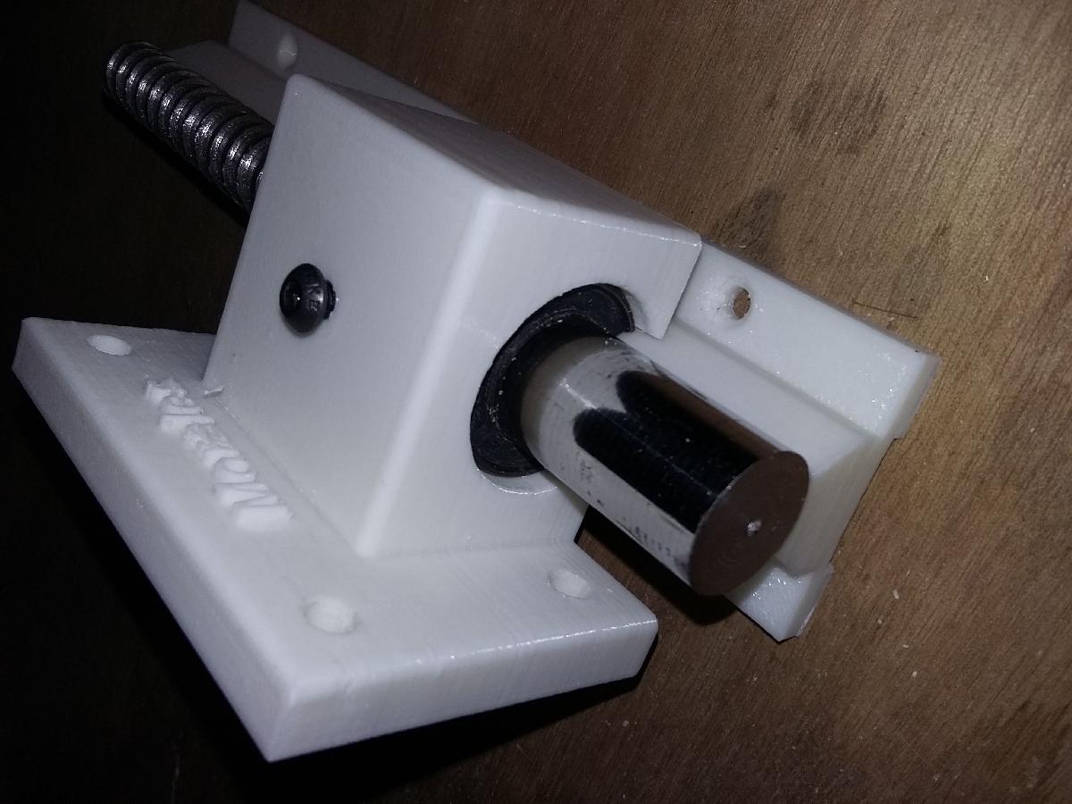 Bearing with lateral fixation and profile for open roll linear shaft 20 mm CNC.