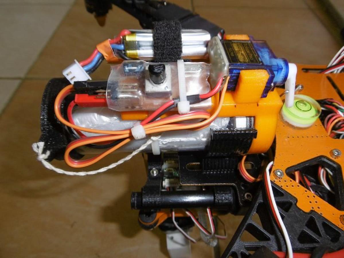 Sistema de liberacao de paraquedas autonomo e automatico para drone.
