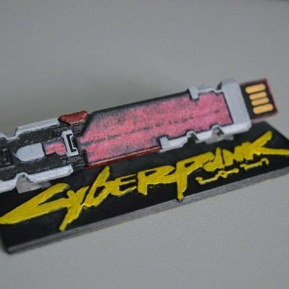 Cyberpunk 2077 Reliquia Biochip USB   Suporte