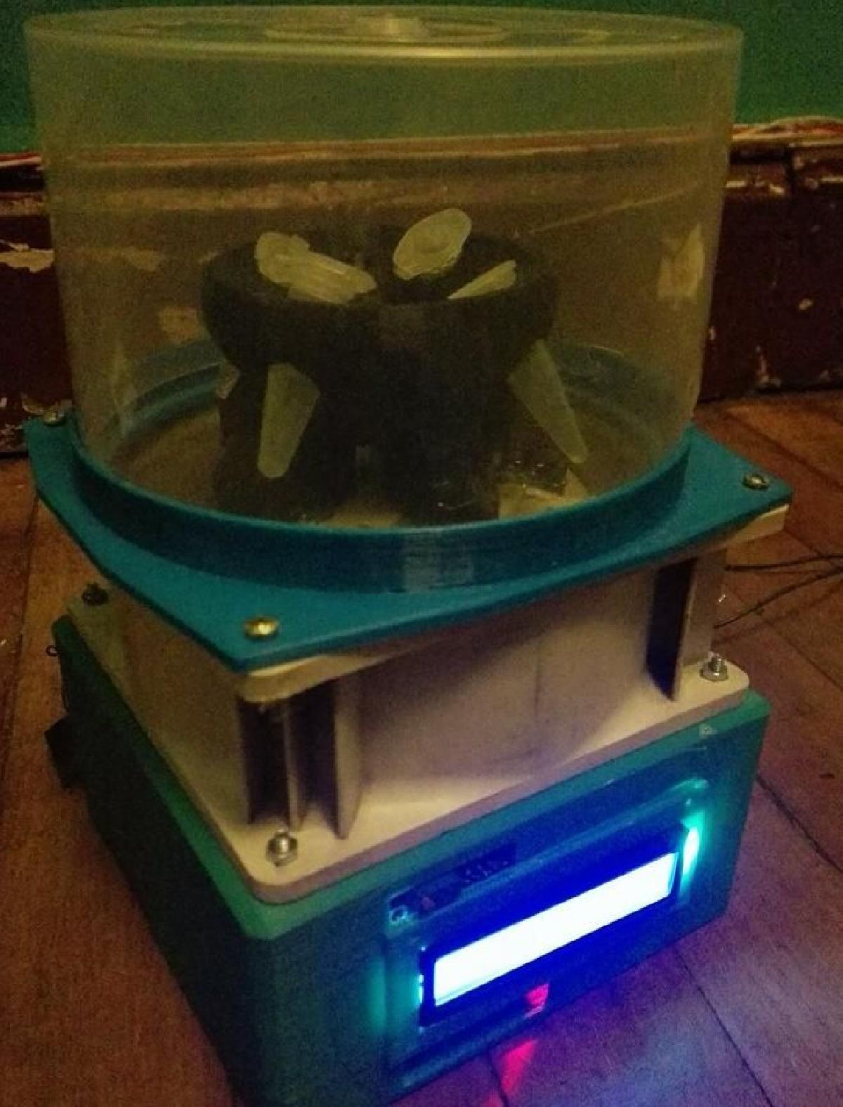 Centrifuga com materiais reciclados 2.0