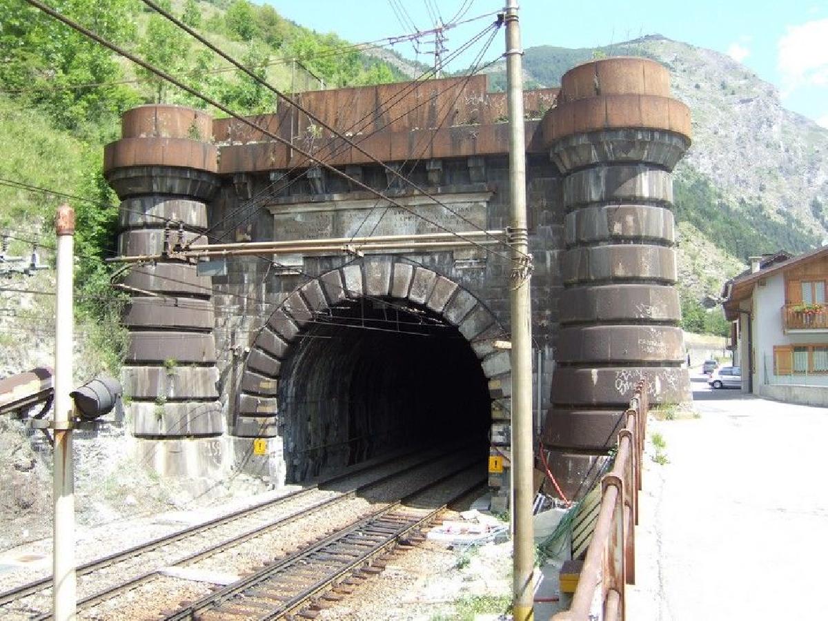 tunel ferroviario de Frejus. Mont Cenis