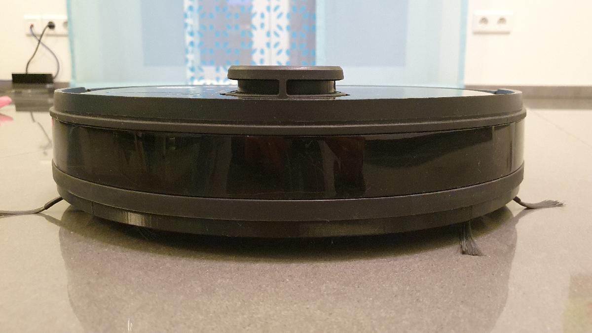Spoiler de para choque inferior / extensao / rebaixamento para Ecovacs Deebot Ozmo 950 para melhor desempenho em cadeiras de balanco / cadeiras oscilantes.
