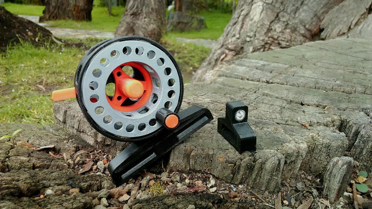Molinete de Pesca com Mosca Mini