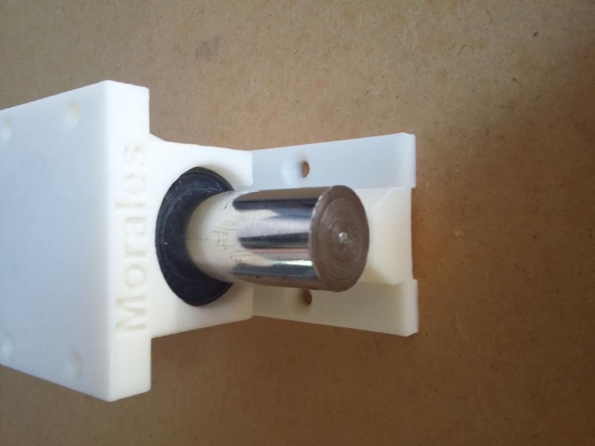 Perfil para guia linear e pillow block para rolamento aberto de 20 mm.