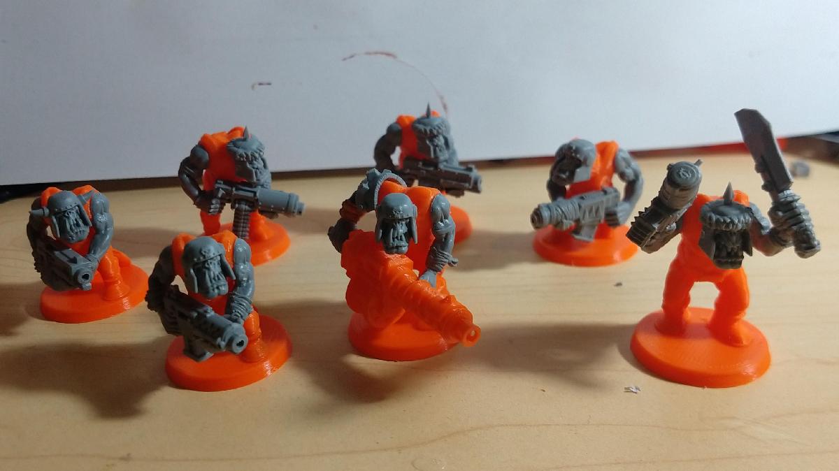 Corpos de Ork incluindo o Motorista