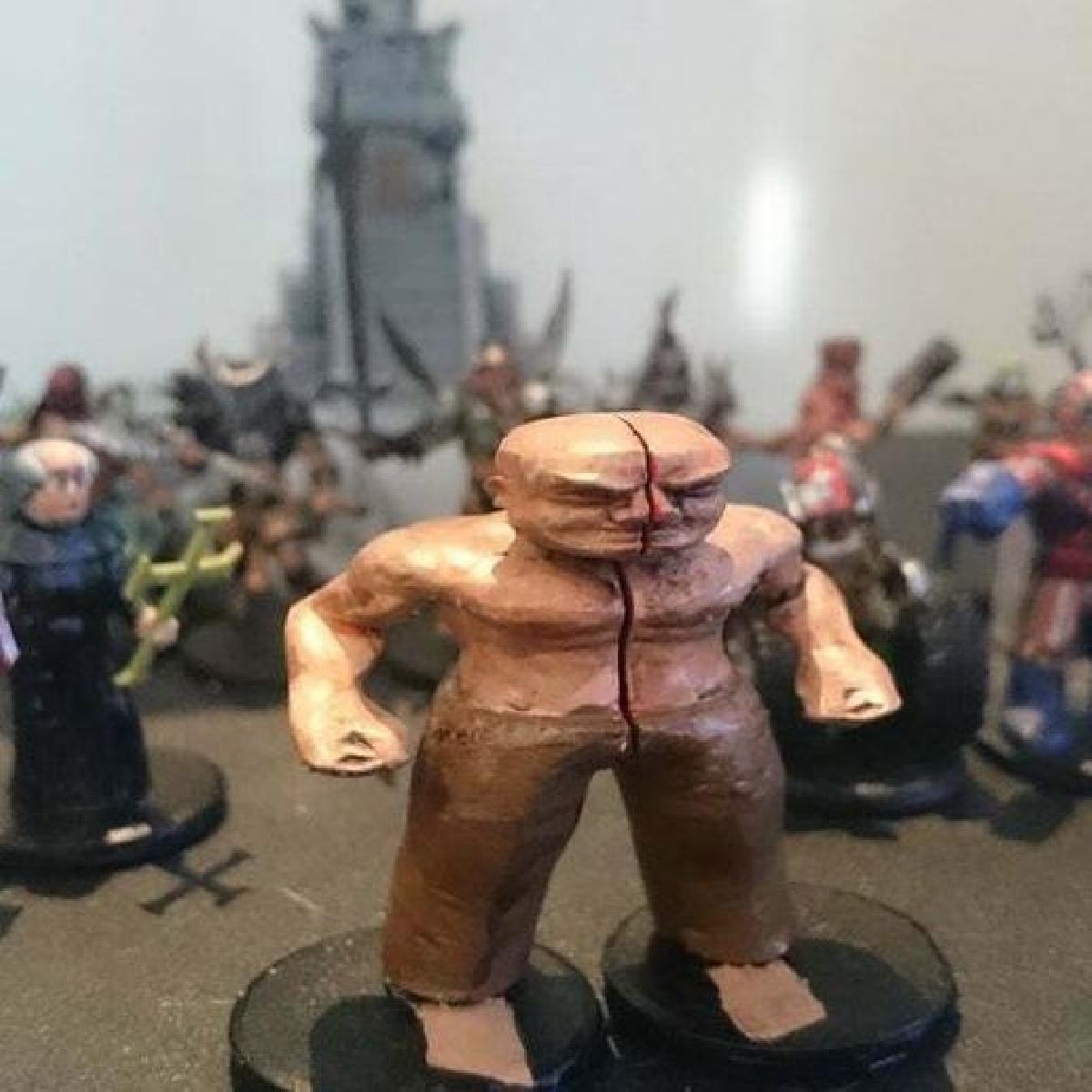 Tiny GWAR: Batalha na Antartida