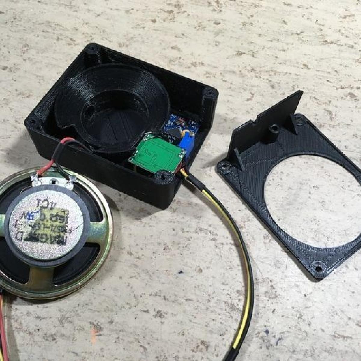 Simulador de Som de Motor RC com Arduino